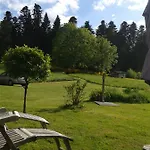 D'hotes La Fougeraie Bed & Breakfast Malvieres