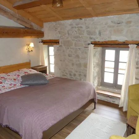 Couette-café D'hôtes La Fougeraie 3*
