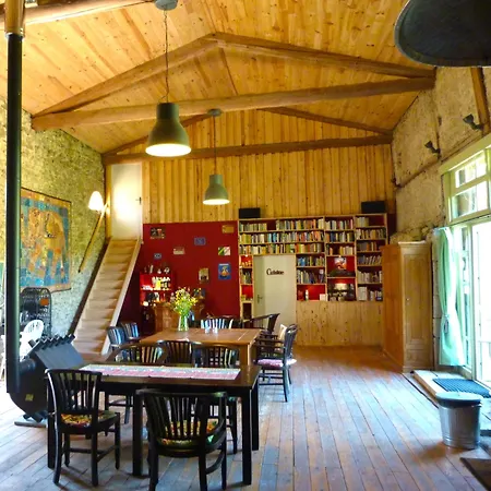 Couette-café D'hôtes La Fougeraie 3*