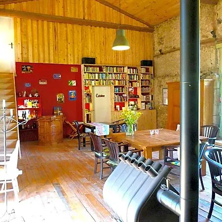 D'hotes La Fougeraie Bed & Breakfast
